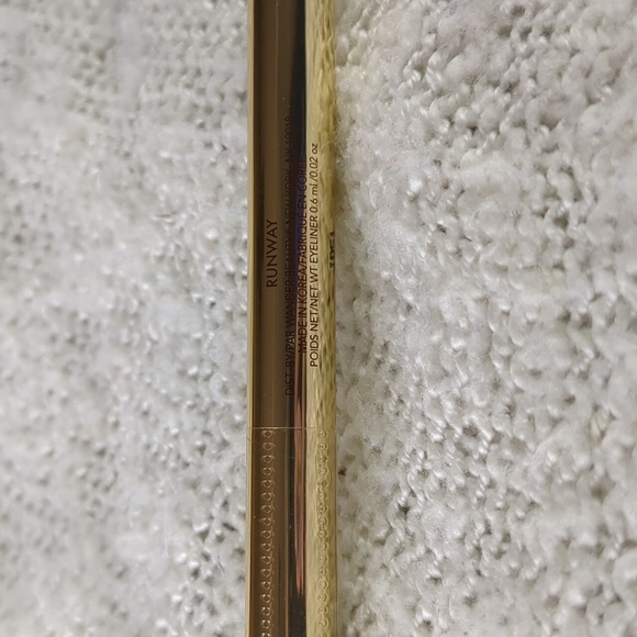 Wander Beauty High Line Liquid Eyeliner in Runway, 0.6ml/0.02fl oz - Picture 5 of 8